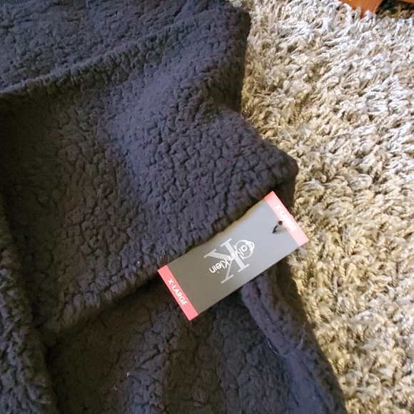 Calvin Klein Black Sherpa Size XL NWT - Picture 2 of 3